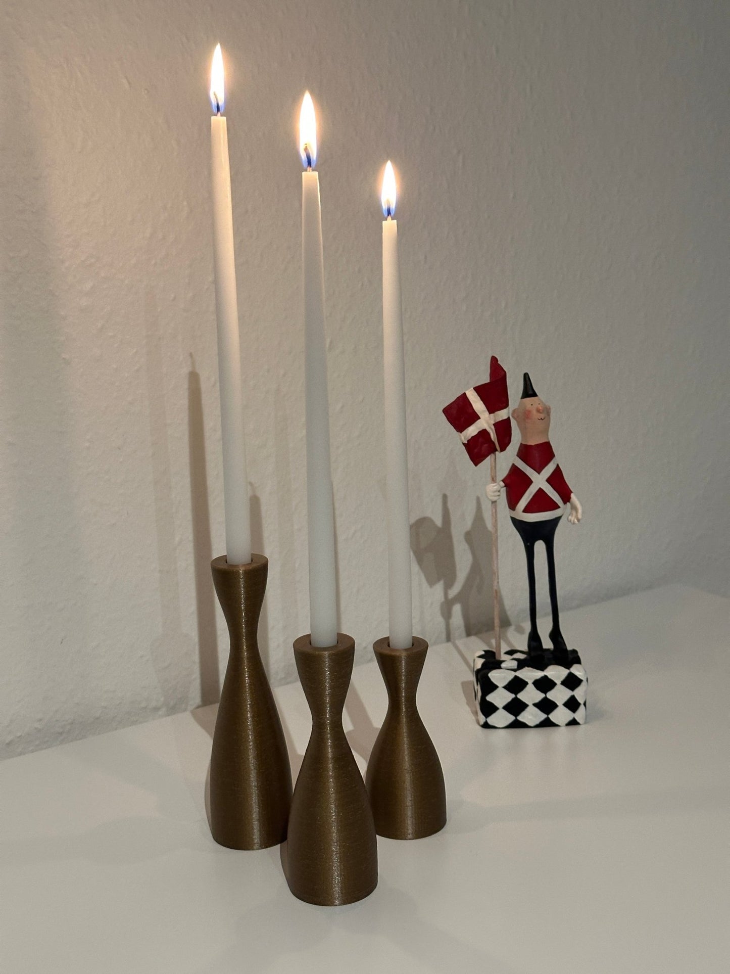 Gyldne 3D - printede lysestager til stearinlys (12 mm) – elegant og stabilt design - 3DTechFusion